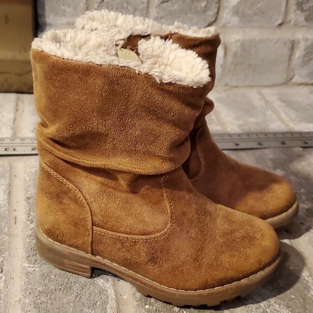 Eva & Zoe Girls Sherpa Boots Size 9 light brown